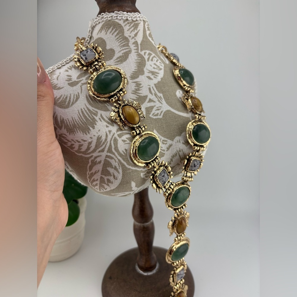 Gold Green Gemstone Statement Necklace – Vintage Style - Picture 3 of 12